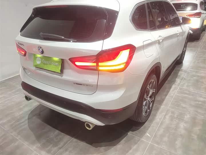 Фото 8 - BMW X1