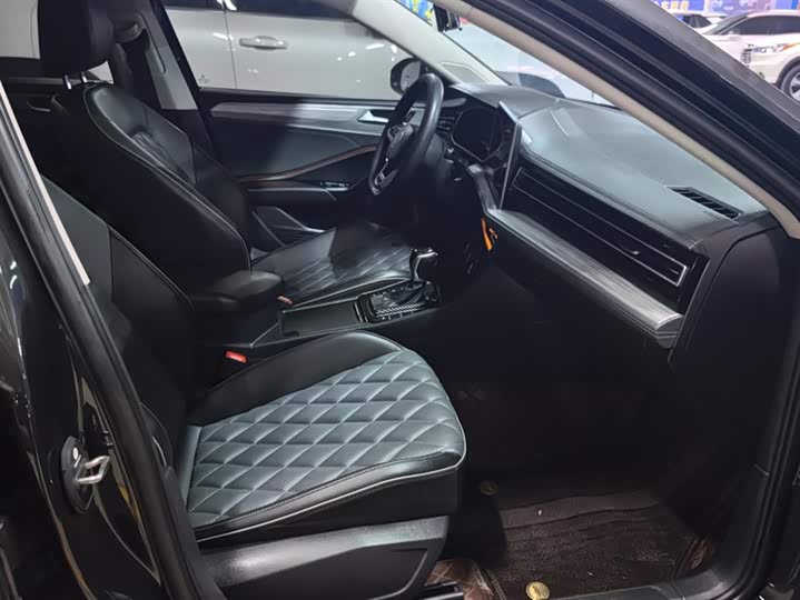 Фото 8 - Volkswagen Sagitar L