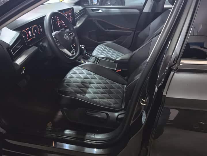 Фото 9 - Volkswagen Sagitar L