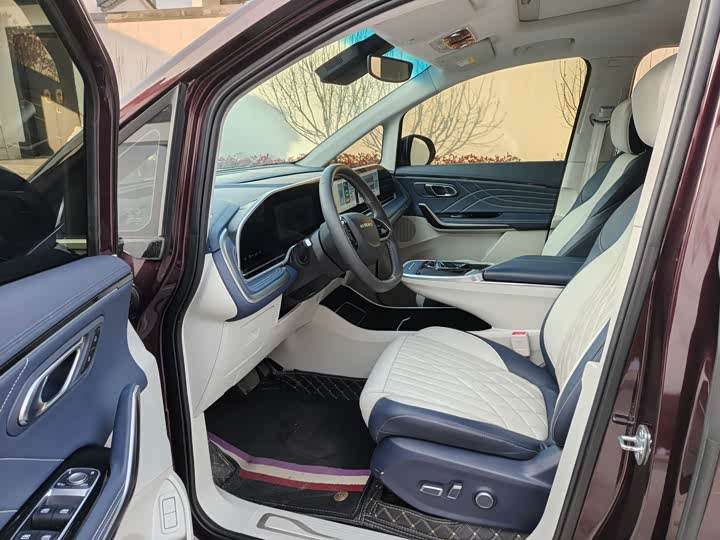 Фото 8 - Maxus G90