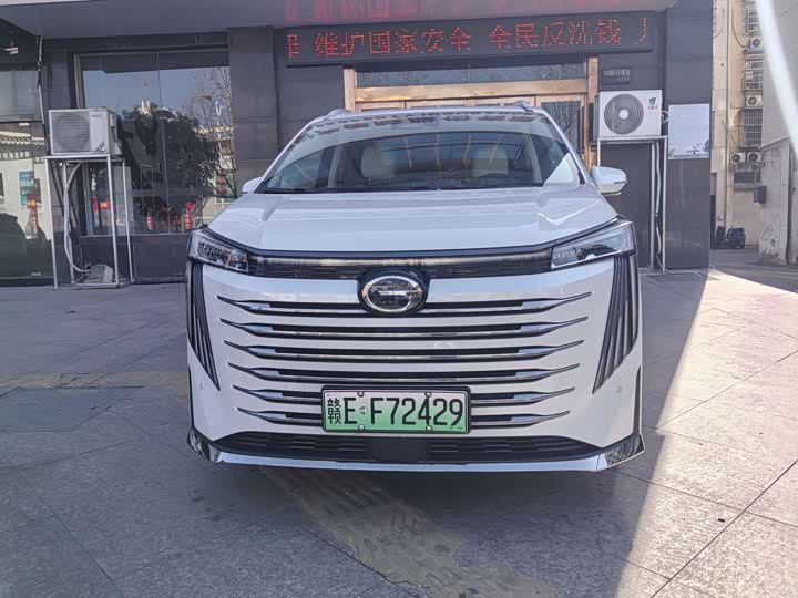 Фото 2 - GAC Trumpchi E9