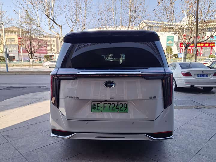 Фото 6 - GAC Trumpchi E9