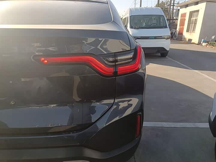 Фото 8 - Nio EC6