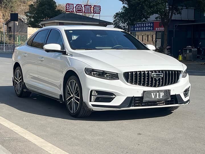 Фото 2 - Geely Preface