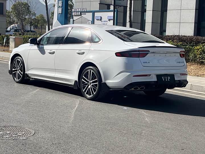 Фото 6 - Geely Preface