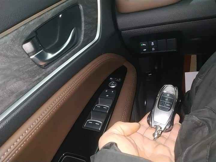 Фото 9 - Honda UR-V