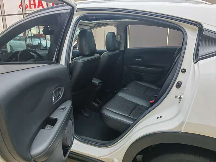 Фото 8 - Honda Vezel