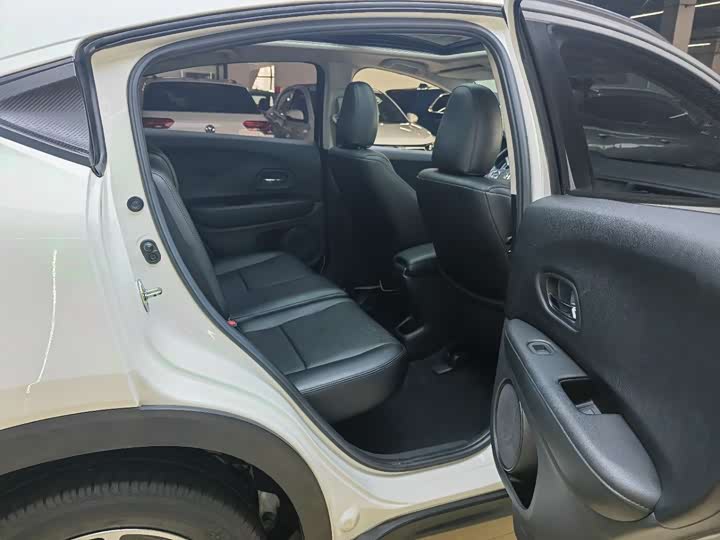 Фото 9 - Honda Vezel