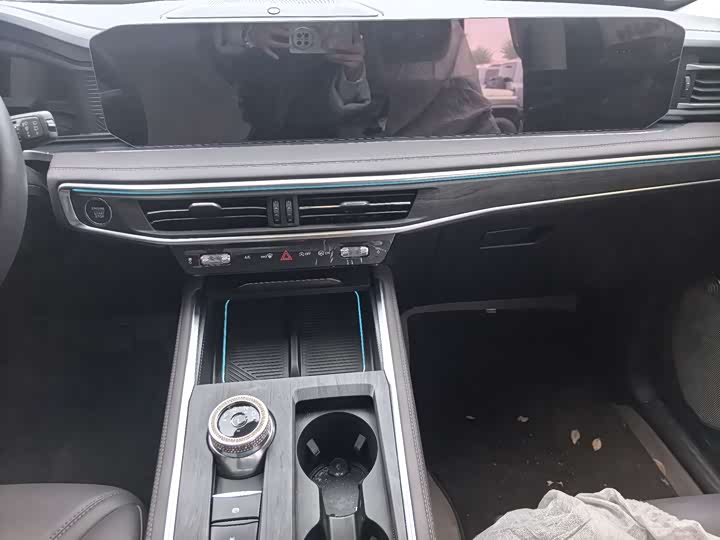 Фото 9 - Ford Explorer