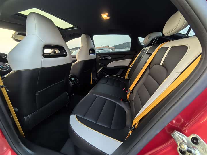 Фото 8 - MG Motor 6