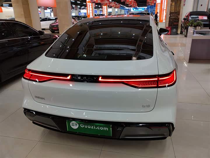 Фото 6 - Geely Galaxy E8