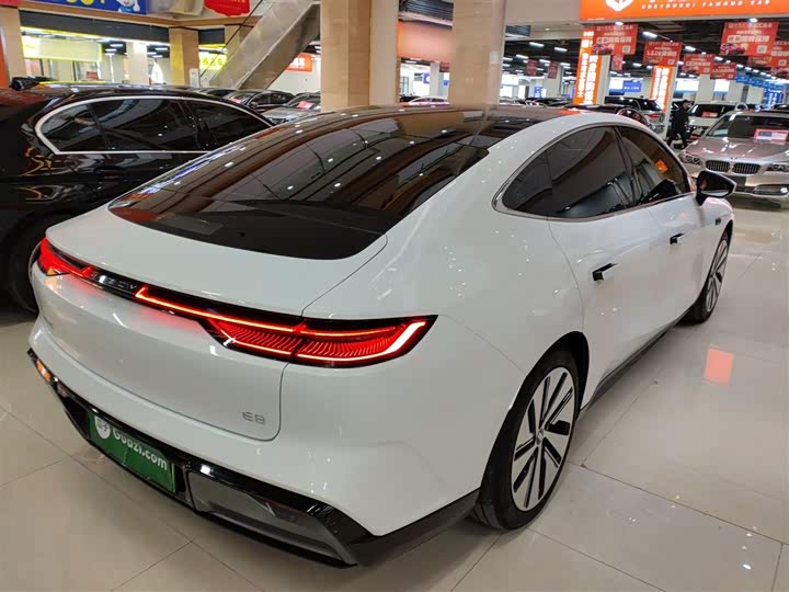 Фото 7 - Geely Galaxy E8