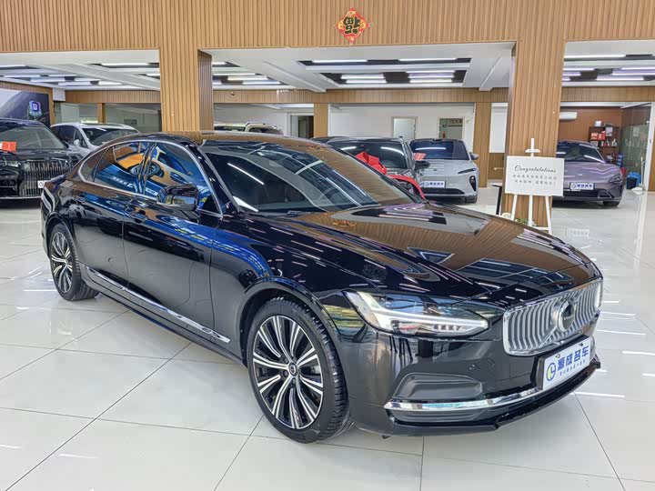 Фото 3 - Volvo S90