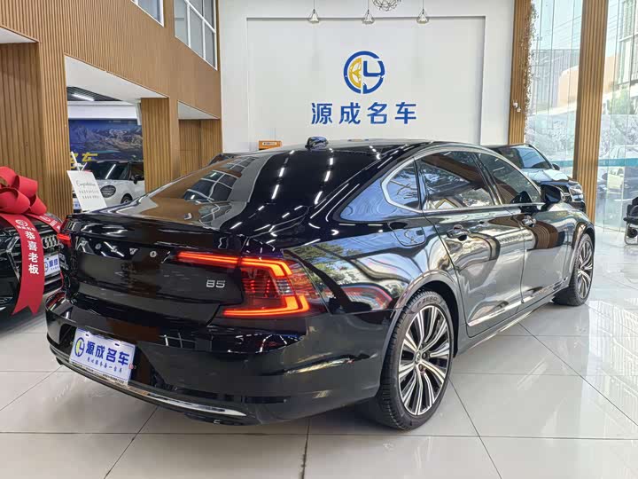 Фото 4 - Volvo S90