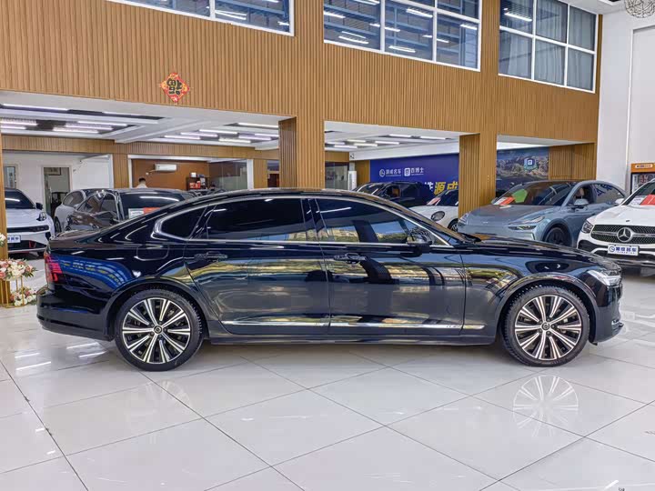 Фото 8 - Volvo S90