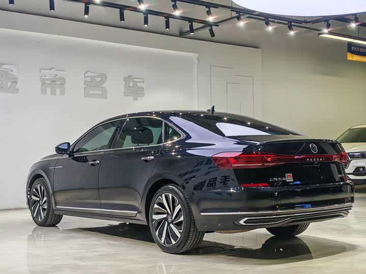 Фото 4 - Volkswagen Passat