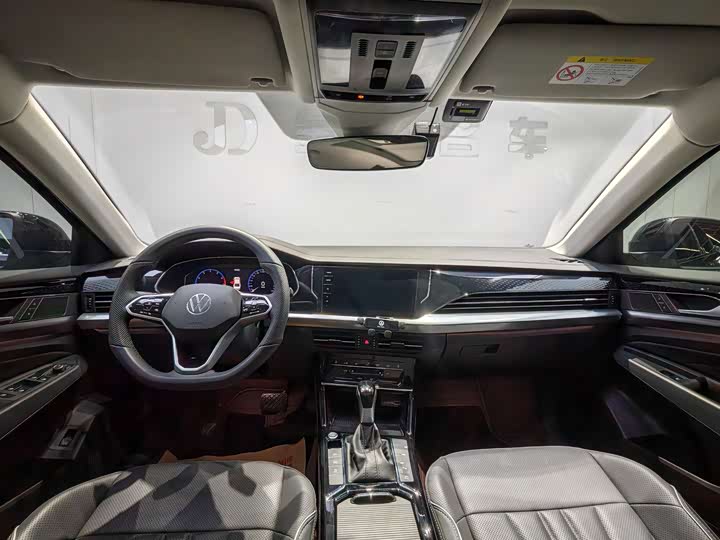 Фото 7 - Volkswagen Passat