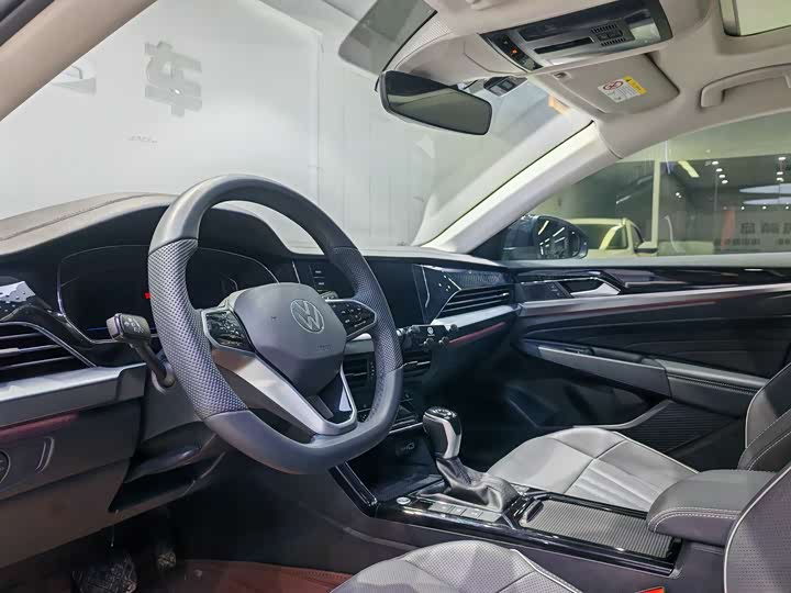 Фото 8 - Volkswagen Passat