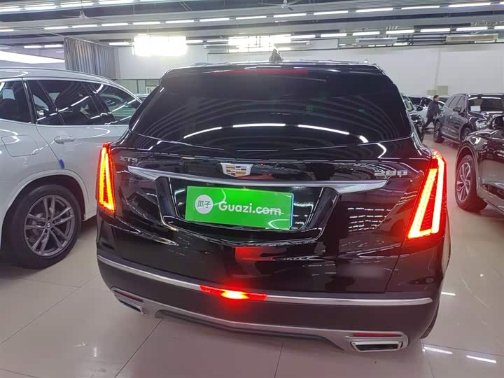 Фото 6 - Cadillac XT5