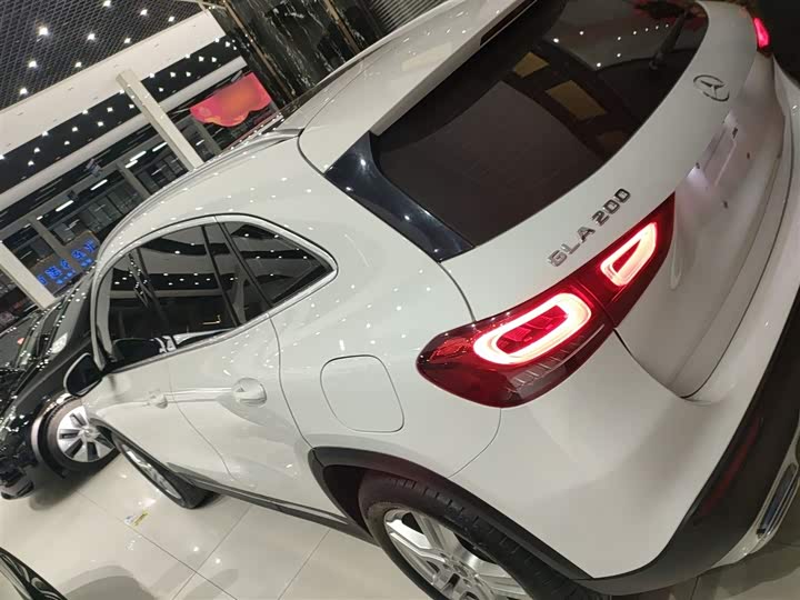 Фото 5 - Mercedes-Benz GLA-Class