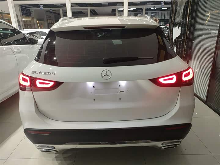 Фото 6 - Mercedes-Benz GLA-Class