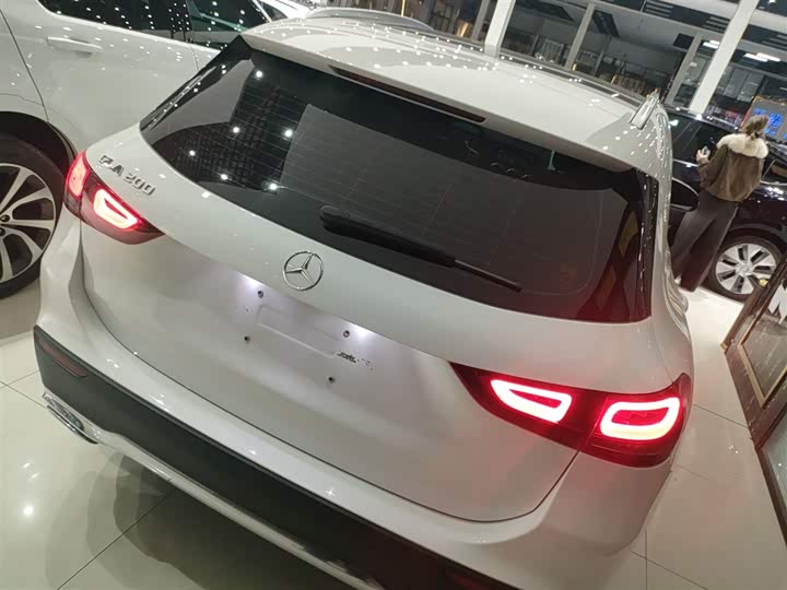 Фото 7 - Mercedes-Benz GLA-Class