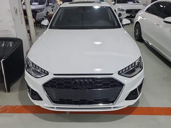 Фото 2 - Audi A4L