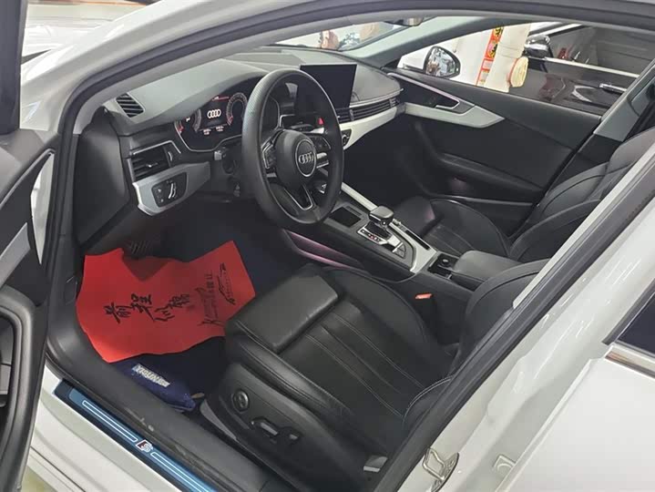 Фото 9 - Audi A4L