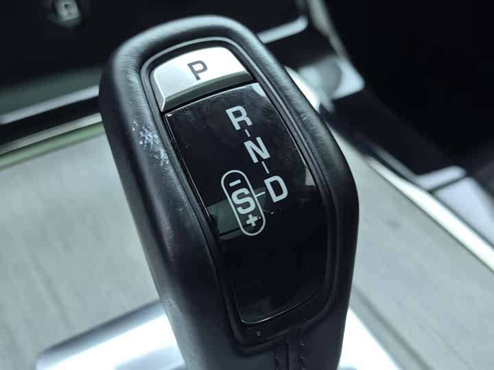 Фото 8 - Land Rover Range Rover Evoque L