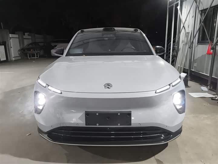 Фото 3 - Nio ES6