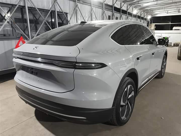 Фото 7 - Nio ES6