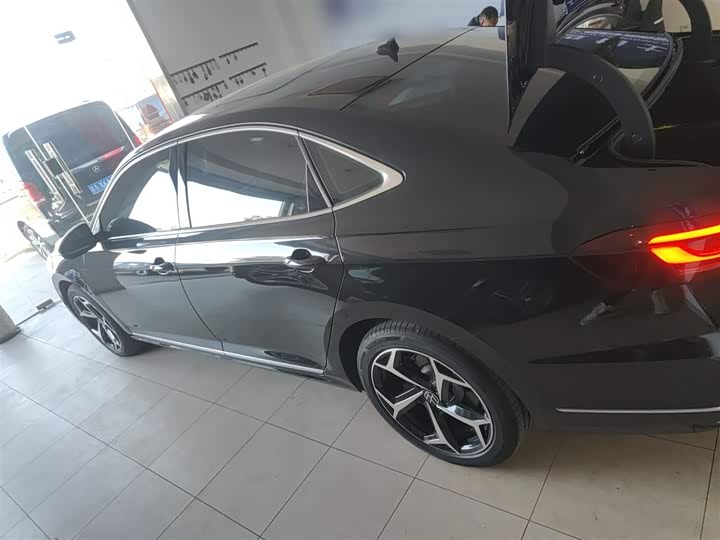 Фото 5 - Volkswagen Passat