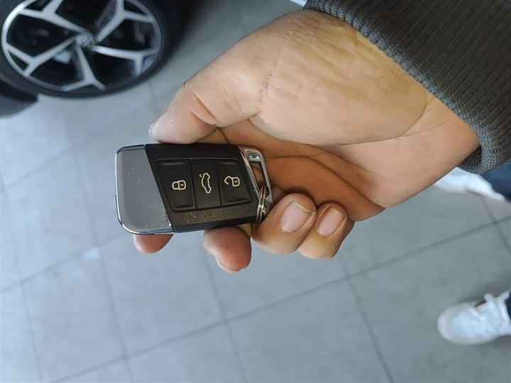 Фото 9 - Volkswagen Passat