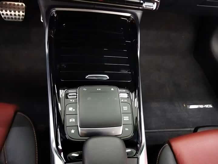 Фото 9 - Mercedes-Benz A-Class AMG