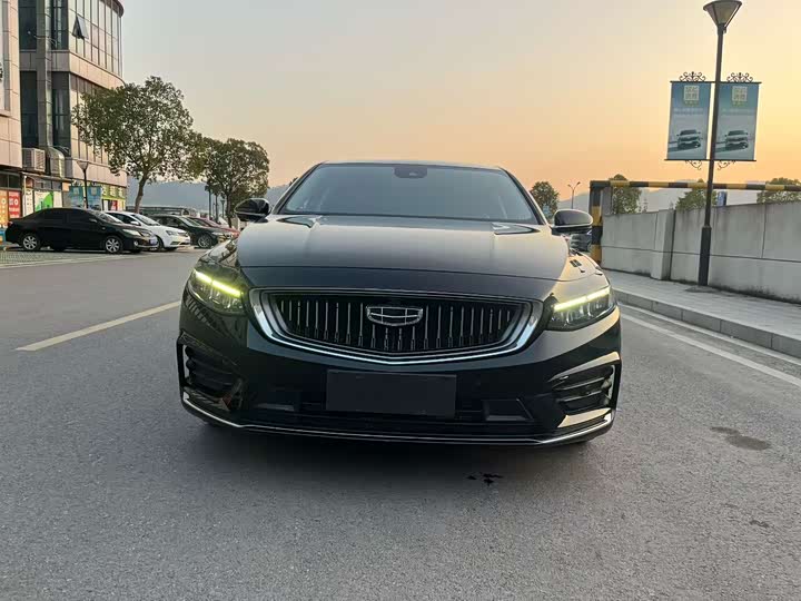 Фото 3 - Geely Preface