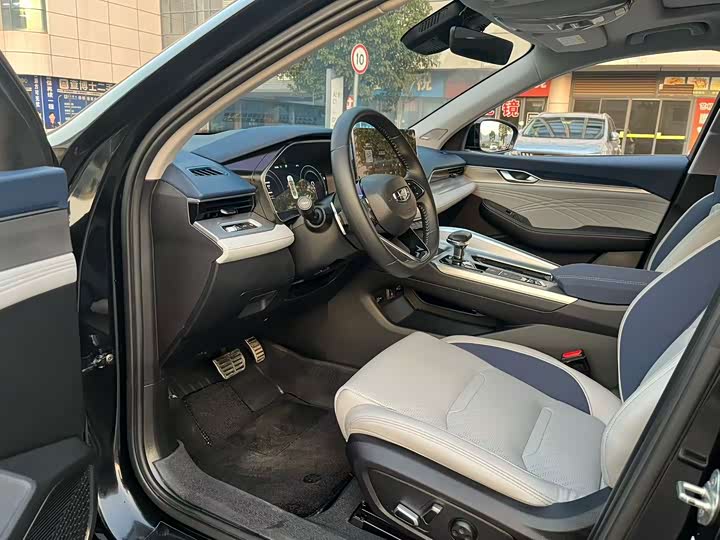 Фото 4 - Geely Preface