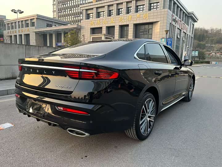 Фото 8 - Geely Preface