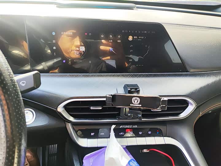 Фото 6 - Changan UNI-T