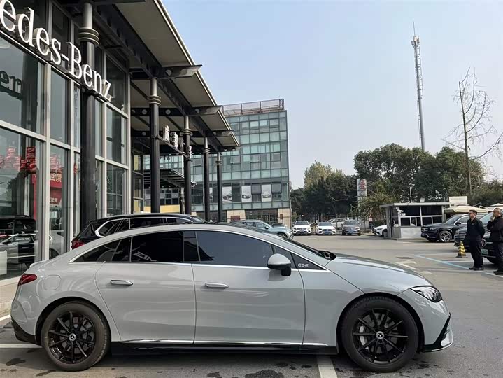 Фото 5 - Mercedes-Benz EQE