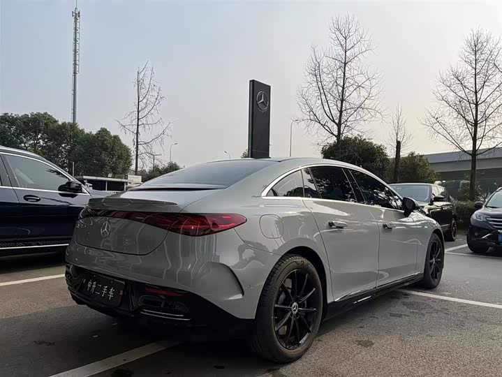 Фото 9 - Mercedes-Benz EQE