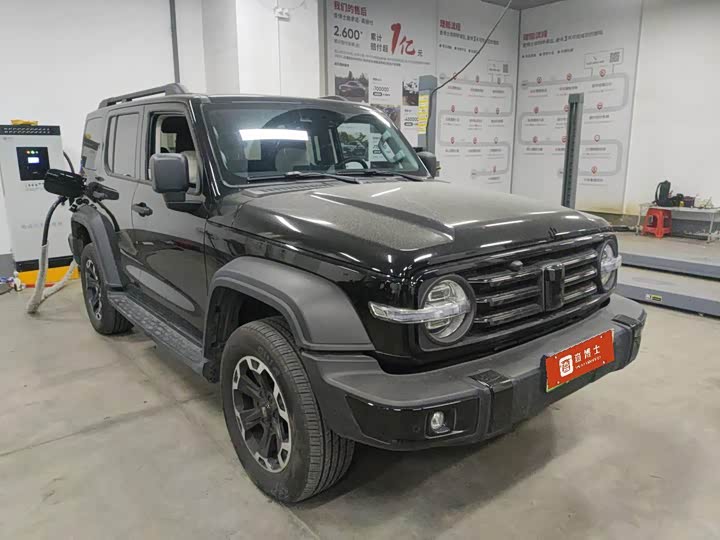 Фото 2 - Tank 300 Hybrid