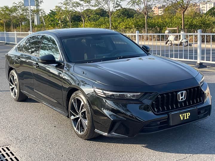 Фото 3 - Honda Inspire