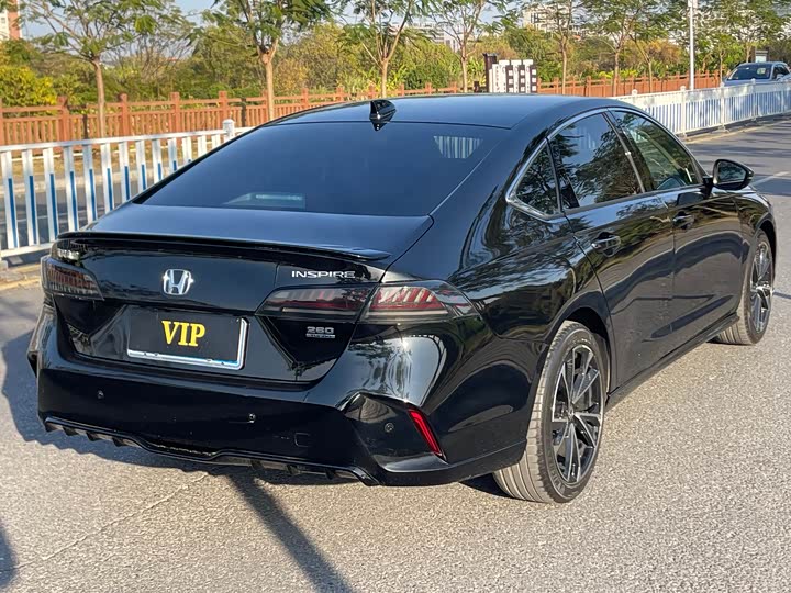 Фото 6 - Honda Inspire