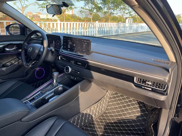 Фото 7 - Honda Inspire