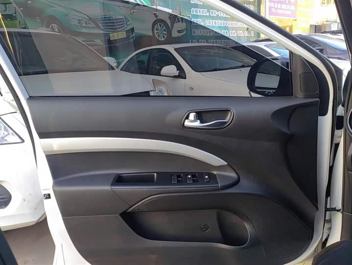 Фото 7 - Kia KX1