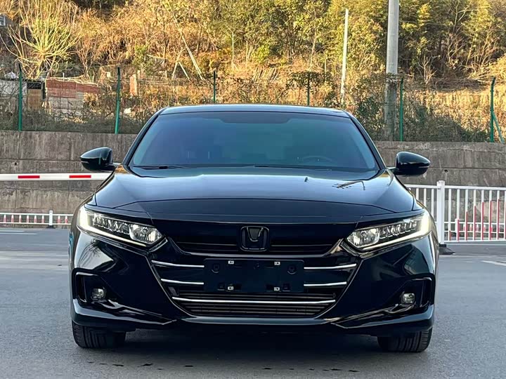 Фото 2 - Honda Accord