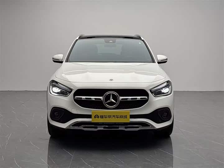 Фото 3 - Mercedes-Benz GLA-Class