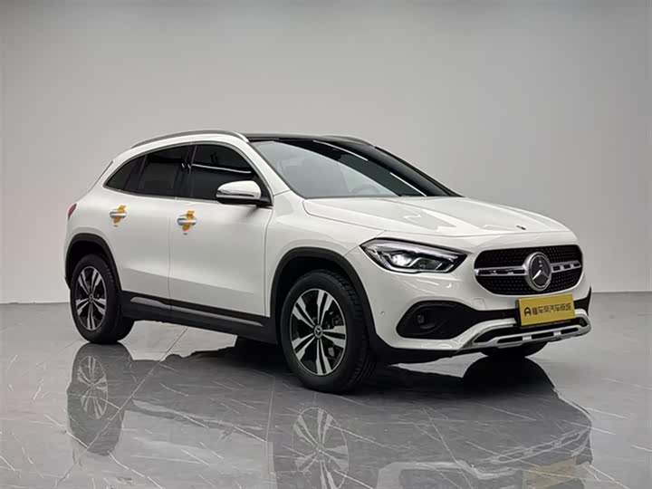 Фото 4 - Mercedes-Benz GLA-Class