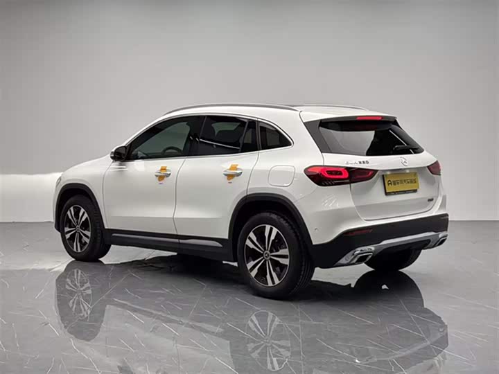 Фото 6 - Mercedes-Benz GLA-Class