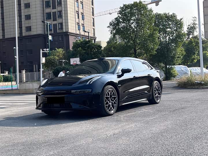 Фото 1 - Zeekr 001